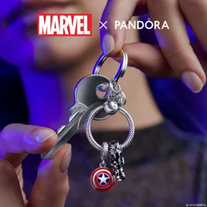 Anhänger*Pandora Marvel 790780C01 Charm-Anhänger The Avengers Captain Americas Schild